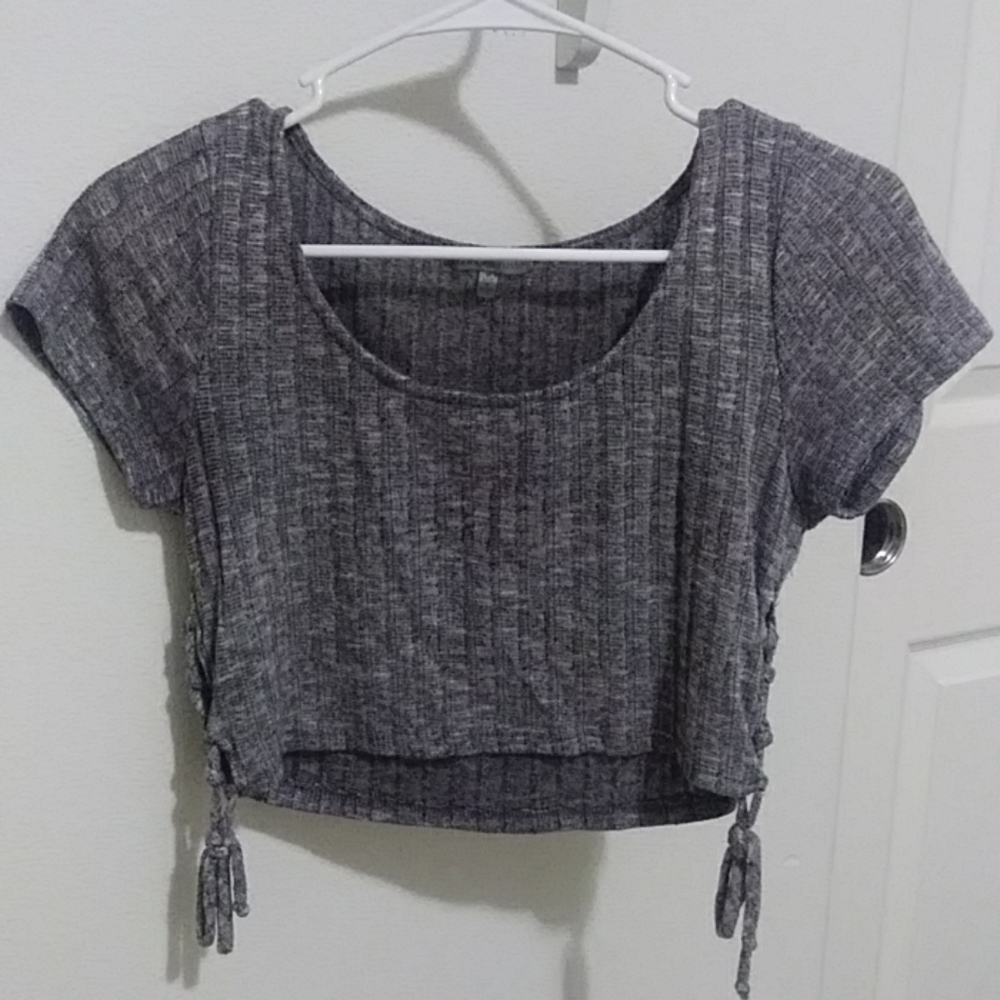 Grey cropped top